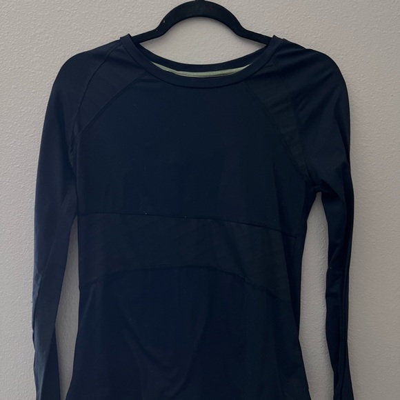 WORKOUT TOPS - Picture 2 of 7